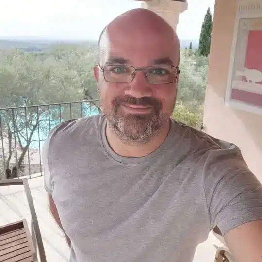 Alexis Faure | Coach & Praticien TCC - Reconstruction Post-Rupture Traumatique Spécialiste de la reconstruction post-rupture traumatique — Dépendance affective, limérence, trauma bonding, dynamiques flammes jumelles